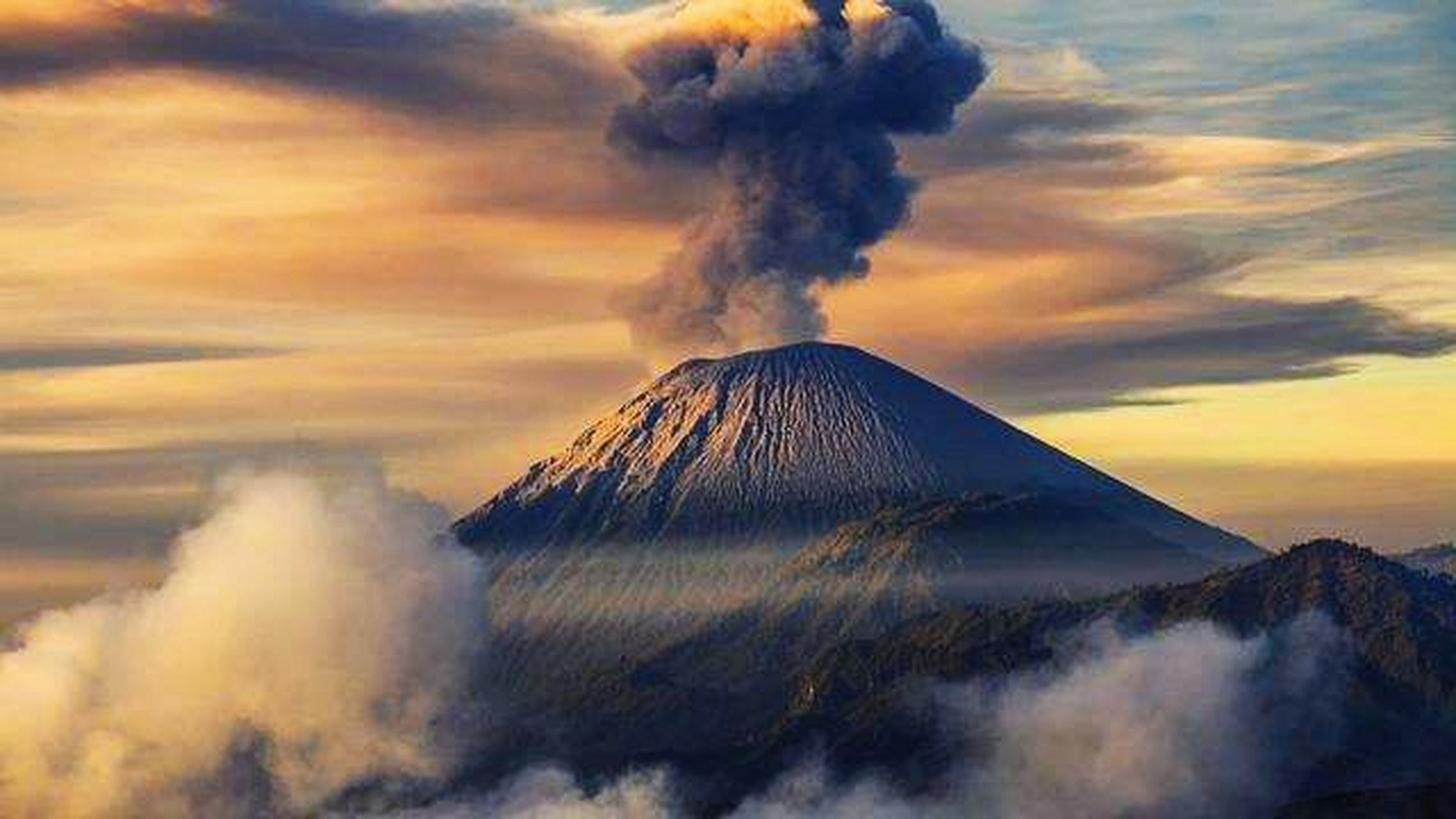 日本火山噴發(fā)最新消息,日本火山噴發(fā)最新消息，影響與應(yīng)對(duì)策略